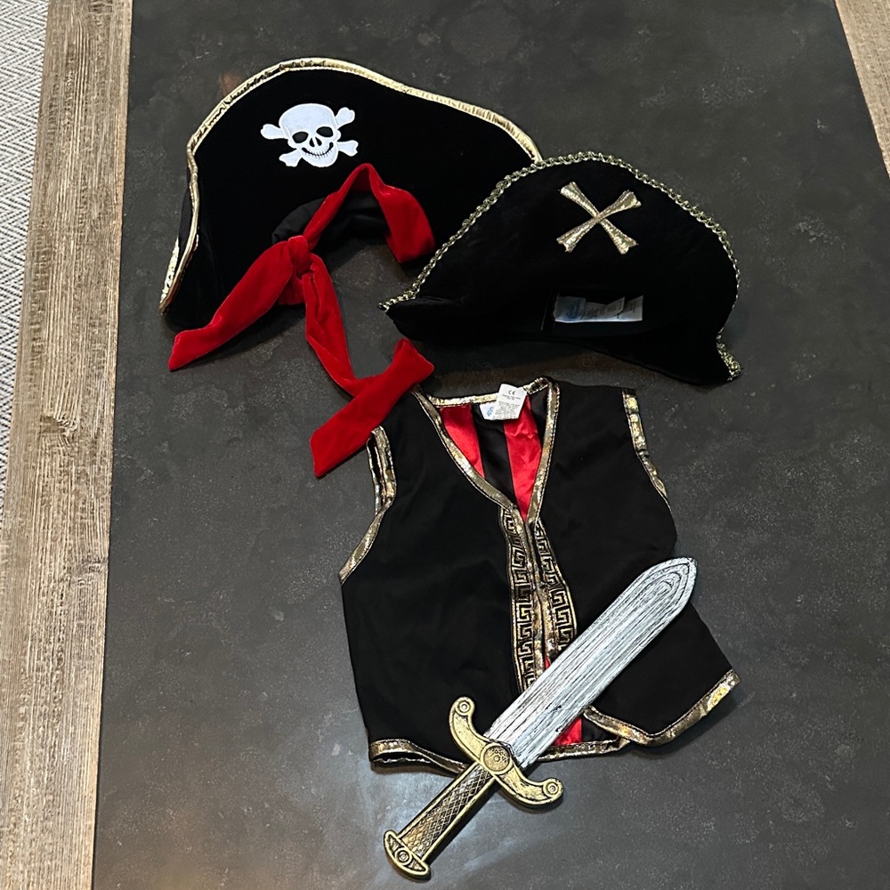 Kids Pirate Adventure Costume Set - Black and Red